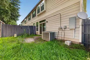 8126 Montague Manor Ln, Houston, TX 77072 - Photo 39