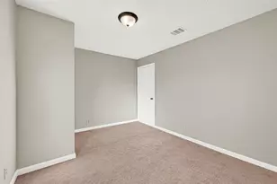 8771 Josie St, Houston, TX 77029 - Photo 17