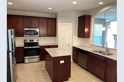 101 Wickersham #B, Conroe, TX 77304 - Photo 5