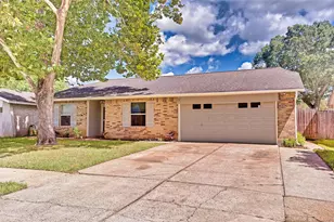 6218 Creekside Ln, League City, TX 77573 - Photo 1