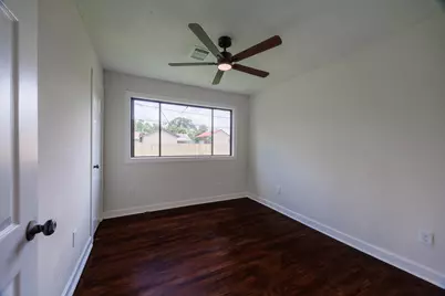 5618 Southbrook Street, Houston, TX 77033 - Photo 21