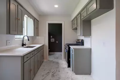 5618 Southbrook Street, Houston, TX 77033 - Photo 5