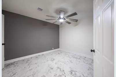 5618 Southbrook Street, Houston, TX 77033 - Photo 23