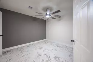 5618 Southbrook St, Houston, TX 77033 - Photo 23