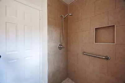 5618 Southbrook Street, Houston, TX 77033 - Photo 15