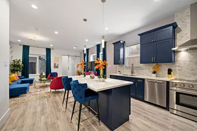 207 E 38th Street, Houston, TX 77018 - Photo 1