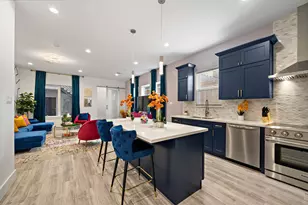 207 E 38th St, Houston, TX 77018 - Photo 1