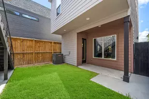 207 E 38th St, Houston, TX 77018 - Photo 3