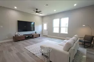 765 Enterprise St, Houston, TX 77088 - Photo 5