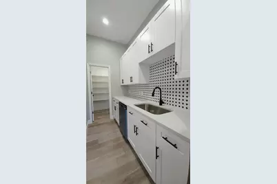 765 Enterprise Street #E, Houston, TX 77088 - Photo 3