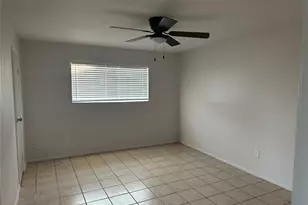 228 Austin St, Angleton, TX 77515 - Photo 5