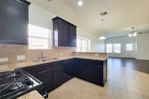 249 Harbor Bend Ln, Dickinson, TX 77539 - Photo 11