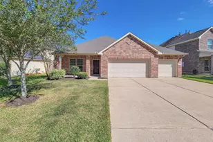 249 Harbor Bend Ln, Dickinson, TX 77539 - Photo 3