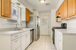 2106 N San Antonio Ave, Pearland, TX 77581 - Photo 9