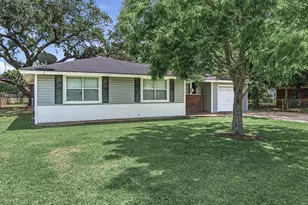 123 Ogden St, Winnie, TX 77665 - Photo 3