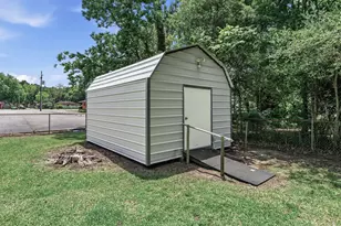 123 Ogden St, Winnie, TX 77665 - Photo 25