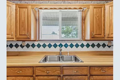 123 Ogden Street, Winnie, TX 77665 - Photo 13