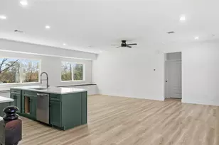 1313 Knight St, Houston, TX 77022 - Photo 3