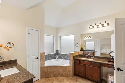4220 Walnut Bend Drive, Friendswood, TX 77546 - Photo 31