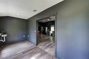 602 E Myrtle St, Angleton, TX 77515 - Photo 27