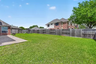1311 Rene Ct, Sugar Land, TX 77479 - Photo 43
