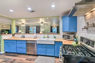 3917 Ave P 1/2, Galveston, TX 77550 - Photo 7