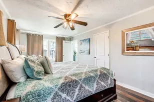 3917 Ave P 1/2, Galveston, TX 77550 - Photo 11