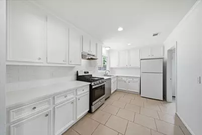1841 Huge Oaks Street, Houston, TX 77055 - Photo 7