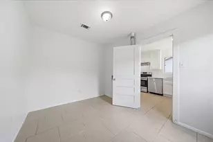 1841 Huge Oaks St, Houston, TX 77055 - Photo 17