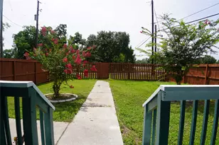 6803 6th St, Hitchcock, TX 77563 - Photo 5