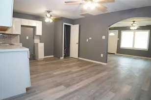 6803 6th St, Hitchcock, TX 77563 - Photo 9