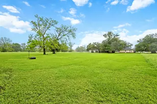 351 Cattle Drive Trail, Angleton, TX 77515 - Photo 5