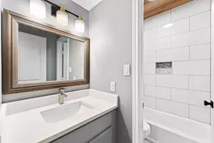 2626 Holly Hall St, Houston, TX 77054 - Photo 11