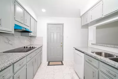 8615 Belle Park Drive, Houston, TX 77099 - Photo 21