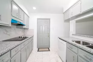 8615 Belle Park Dr, Houston, TX 77099 - Photo 21