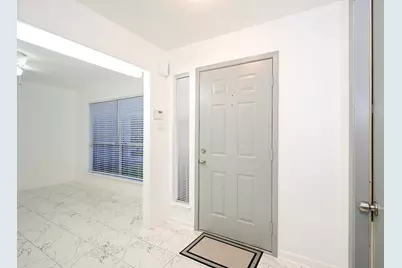8615 Belle Park Drive, Houston, TX 77099 - Photo 11