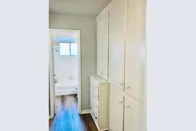 225 Crest Hill Drive, Conroe, TX 77301 - Photo 9