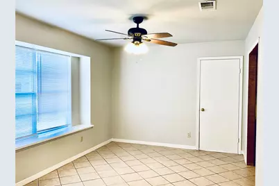 225 Crest Hill Drive, Conroe, TX 77301 - Photo 3