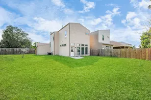 7902 Parnell St, Houston, TX 77051 - Photo 27