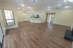 813 River Oaks, Huntsville, TX 77340 - Photo 11