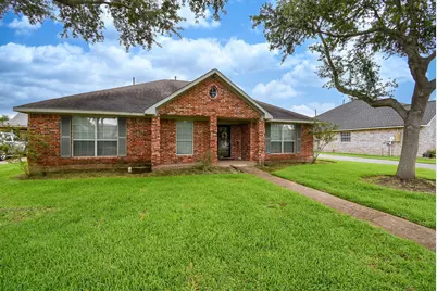 2214 Meadows Boulevard, League City, TX 77573 - Photo 3