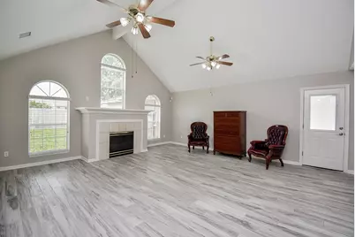 2214 Meadows Boulevard, League City, TX 77573 - Photo 11