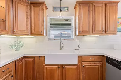 981 S Stingaree Drive, Crystal Beach, TX 77650 - Photo 9