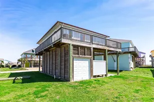 981 S Stingaree Dr, Crystal Beach, TX 77650 - Photo 27