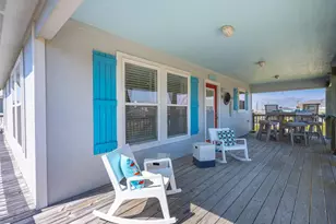 981 S Stingaree Dr, Crystal Beach, TX 77650 - Photo 27