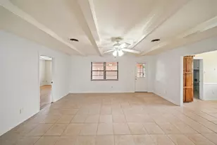 5002 Leafy Hollow Ct, Houston, TX 77018 - Photo 11