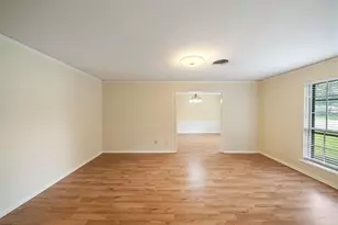 5002 Leafy Hollow Ct, Houston, TX 77018 - Photo 7
