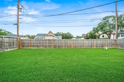 5002 Leafy Hollow Court, Houston, TX 77018 - Photo 39