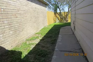 6527 Gladewell Dr, Houston, TX 77072 - Photo 3