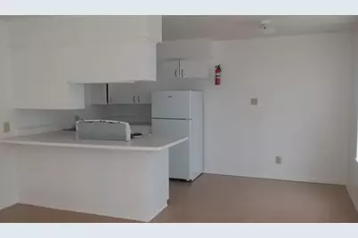 208 Wells St, Madisonville, TX 77864 - Photo 7